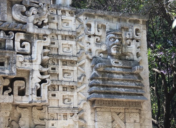 100- Храм майя
